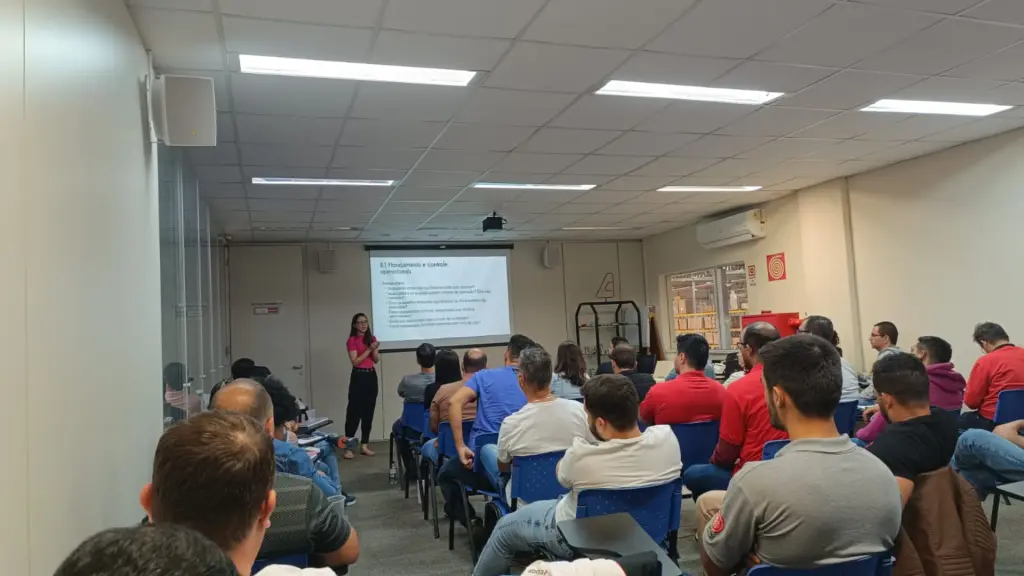 galeria-iso-14001-contexto-da-organizacao-rn-consultoria-e-auditoria-white-curso-iso-formação-iso-3